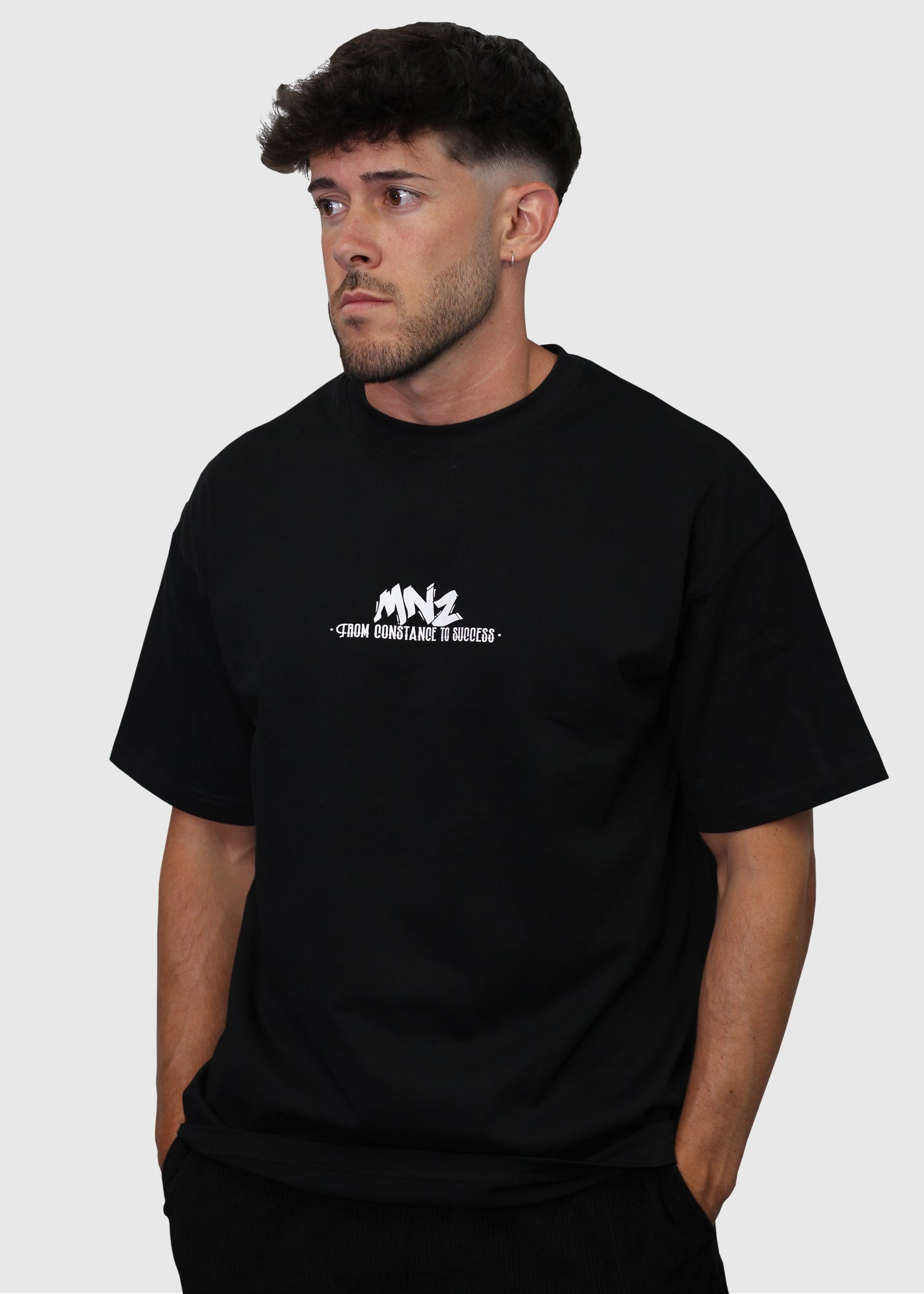 Camiseta MNZ oversized boxy black